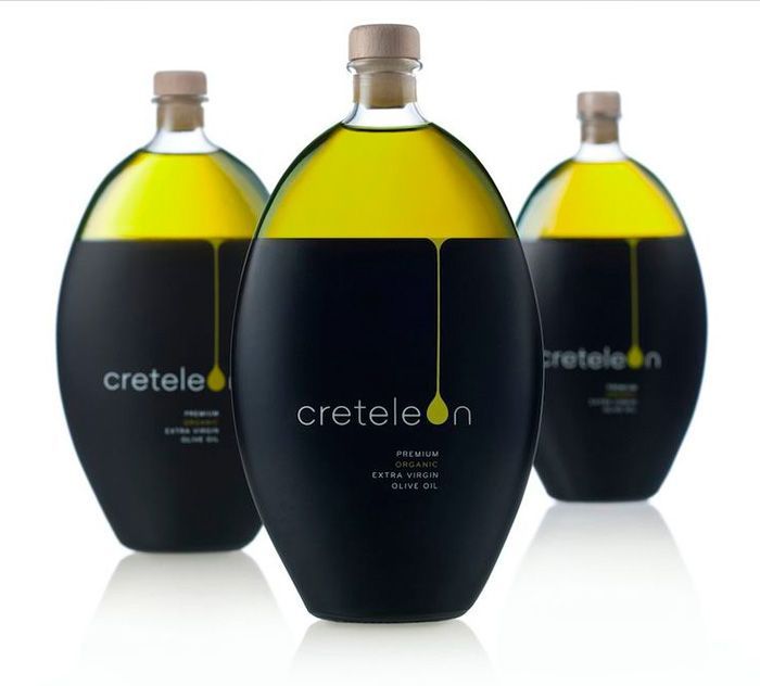 botella de vidrio de aceite de oliva